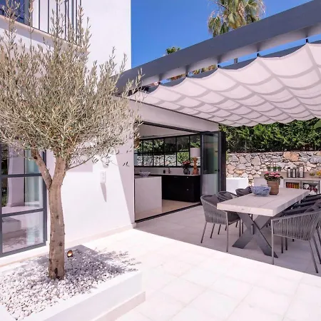 Vacation I Lina, Golf Valley, Private Heated Pool, Jacuzzi, Close To The Marina *