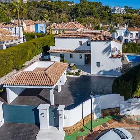 Villa Vacation I Lina, Golf Valley, Private Heated Pool, Jacuzzi, Gated Community, Close To Puerto Banus *