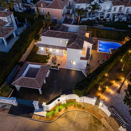 别墅 Vacation I Lina, Golf Valley, Private Heated Pool, Jacuzzi, Close To The Marina 马尔韦利亚