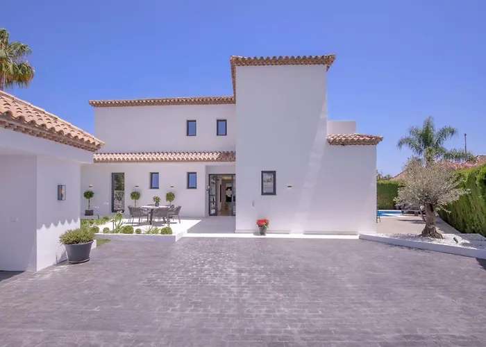 Vacation I Lina, Golf Valley, Private Heated Pool, Jacuzzi, Close To The Marina Marbella